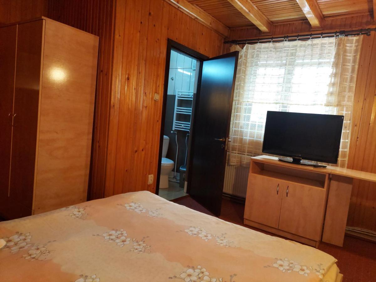 Pensiune Casa Barcaru Azuga Esterno foto