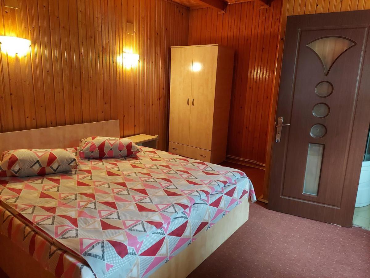 Pensiune Casa Barcaru Azuga Esterno foto
