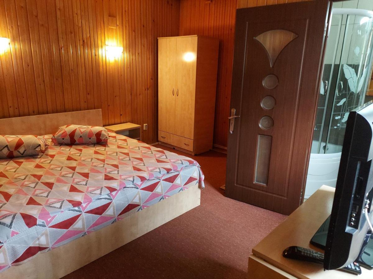 Pensiune Casa Barcaru Azuga Esterno foto